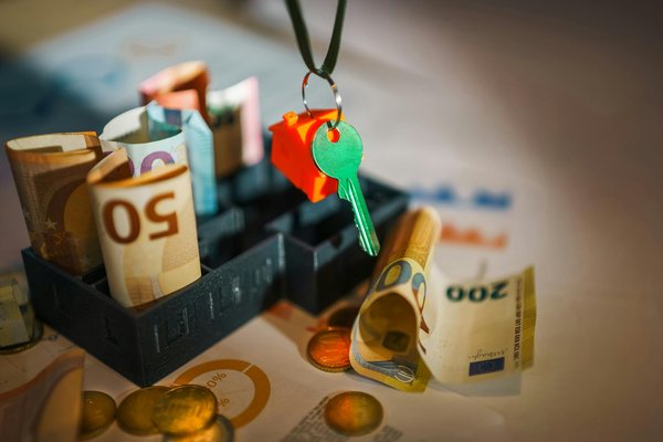 How is sustainable investing influencing UK real estate finance?